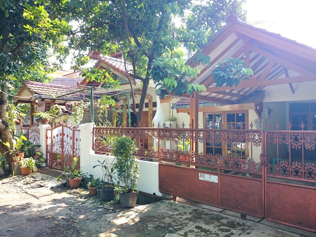 Hostel Bogor Eksteriør bilde